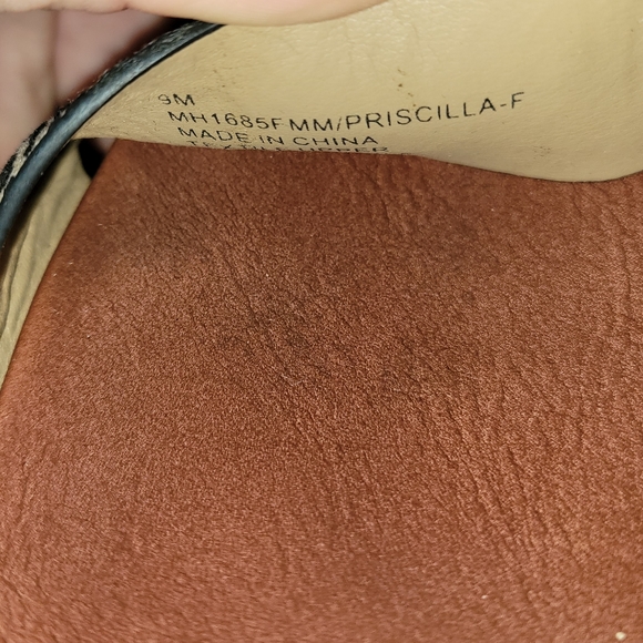 Heels - Picture 3 of 4